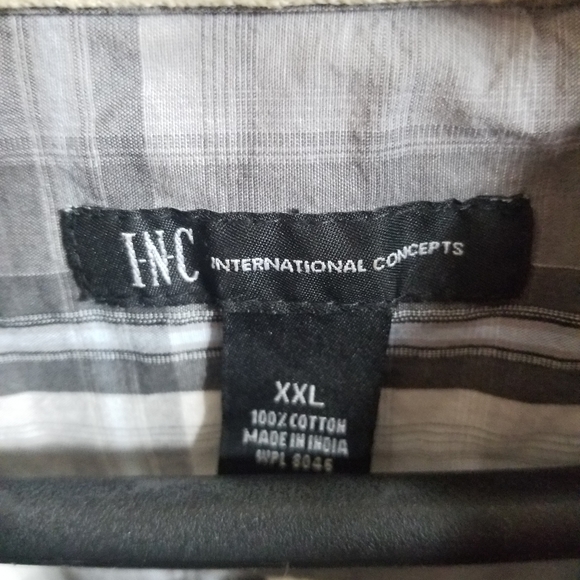 Inc button up - Picture 2 of 3
